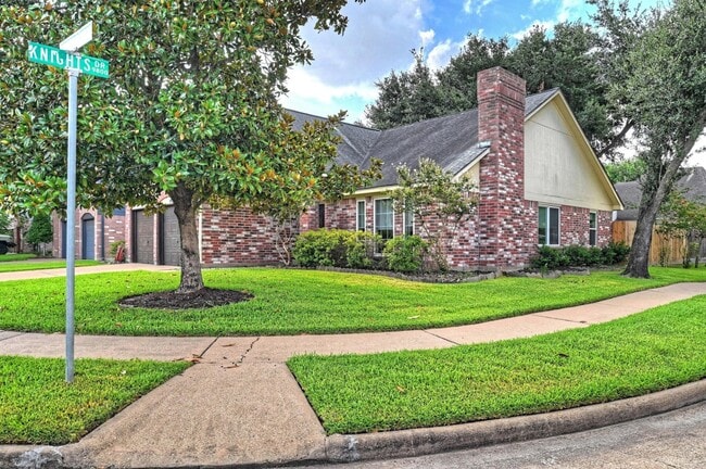 9859 Meadow Bend Ln in Houston, TX - Building Photo - Building Photo