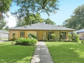 5933 Dover Pl in New Orleans, LA - Foto de edificio - Building Photo