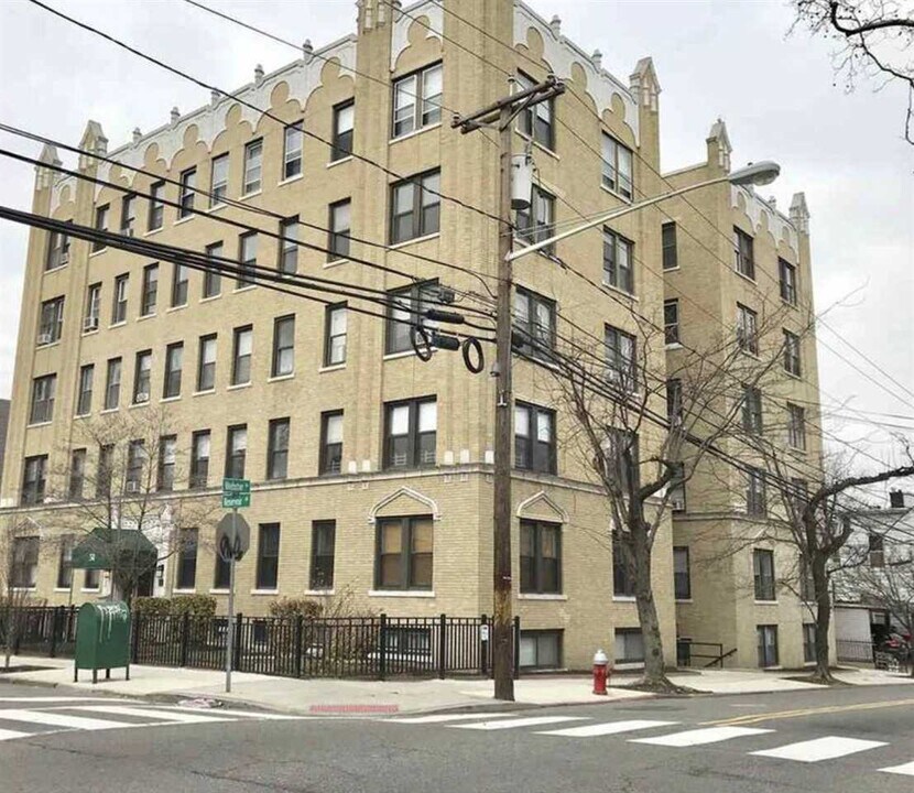 50 Reservoir Ave-Unit -304 in Jersey City, NJ - Building Photo