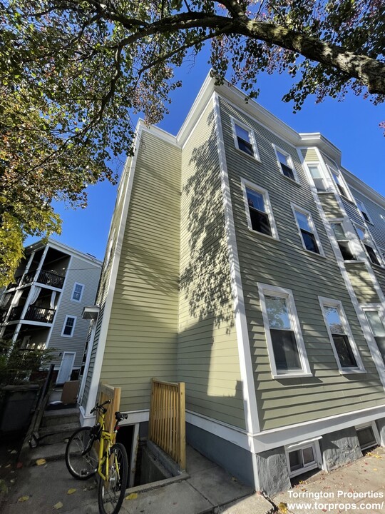 88 Hampshire St in Cambridge, MA - Building Photo