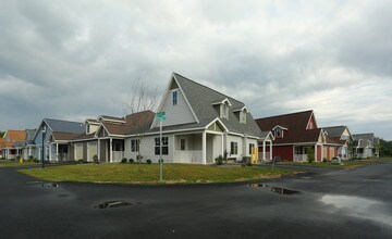 The Spinney at Van Dyke - Phase II in Delmar, NY - Foto de edificio - Building Photo