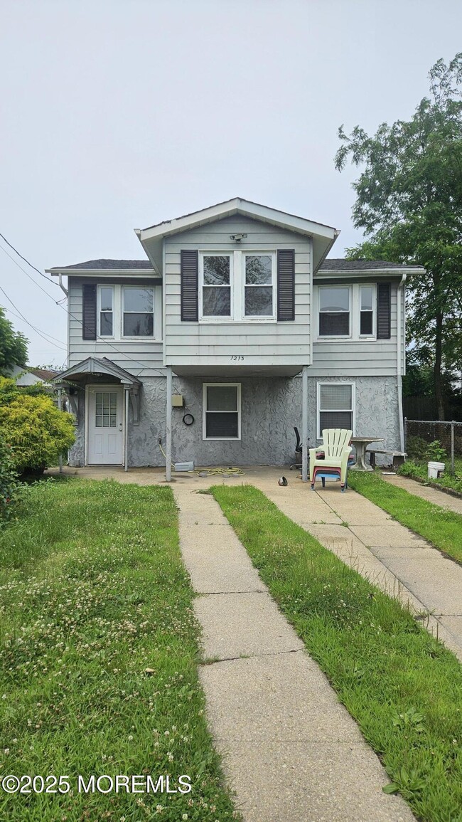 property at 1213 7th Ave