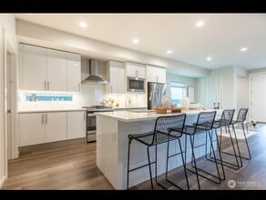 33488 Golden Lakes Ln in Black Diamond, WA - Building Photo - Building Photo