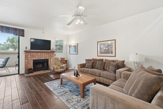 9705 E Mountain View Rd in Scottsdale, AZ - Building Photo - Building Photo