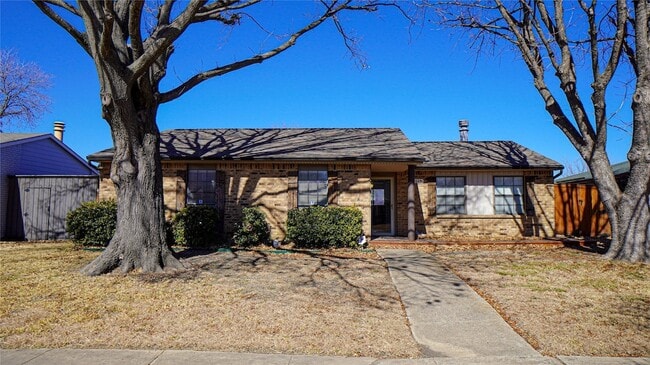 property at 2115 Chatsworth Rd