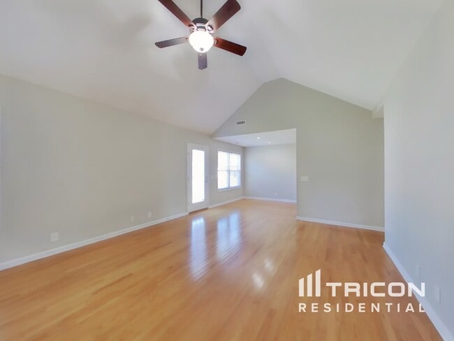 325 Brandywine Ln in Springfield, TN - Building Photo - Building Photo