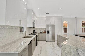 407 SW 17th St in Fort Lauderdale, FL - Building Photo - Building Photo