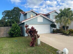 6165 Country Fair Cir in Boynton Beach, FL - Foto de edificio - Building Photo