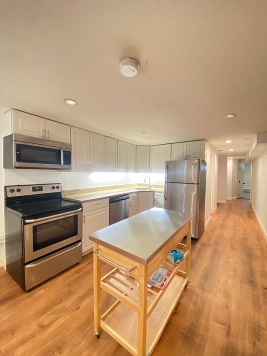 1518 Commonwealth Ave in Boston, MA - Building Photo
