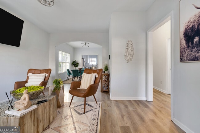 56 Holly Rd NW in Atlanta, GA - Building Photo - Building Photo