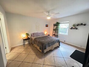 5265 E Bay Dr, Unit 913 in Clearwater, FL - Building Photo - Building Photo