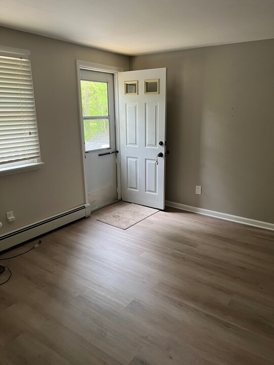 5 Conde Ln in Massapequa Park, NY - Building Photo