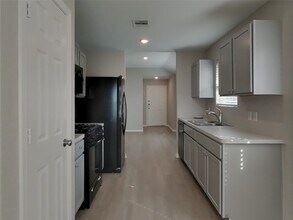 11151 N Lake Mist Ln in Willis, TX - Building Photo - Building Photo