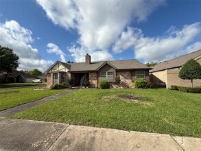 214 Kings Ct in Stafford, TX - Building Photo - Building Photo