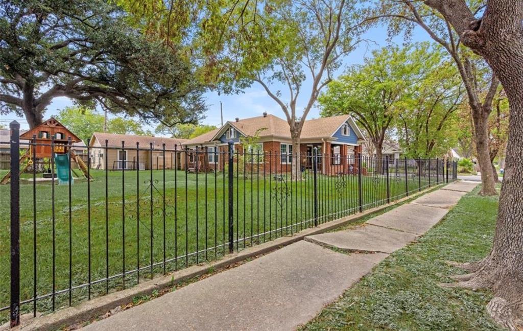 5302 Lindsay St in Houston, TX - Building Photo