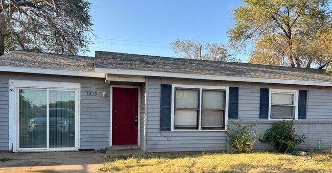 1819 E Colgate St in Lubbock, TX - Building Photo - Building Photo