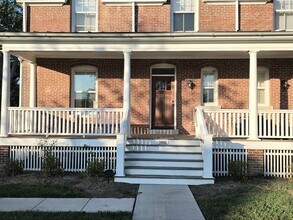 1306 Officers Row in Delaware City, DE - Building Photo - Building Photo