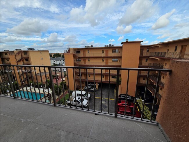 1800 W 54th St in Hialeah, FL - Building Photo - Building Photo