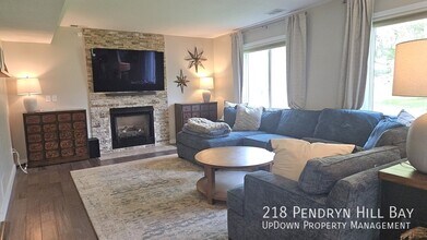 218 Pendryn Hill Bay in Woodbury, MN - Building Photo - Building Photo