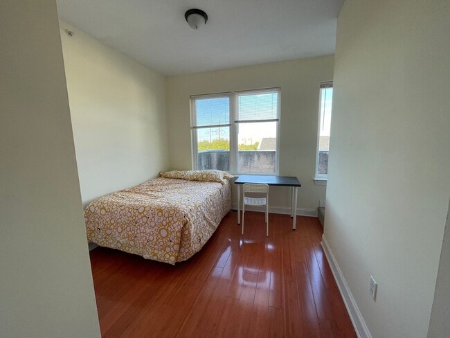 property at 678 N 33rd St