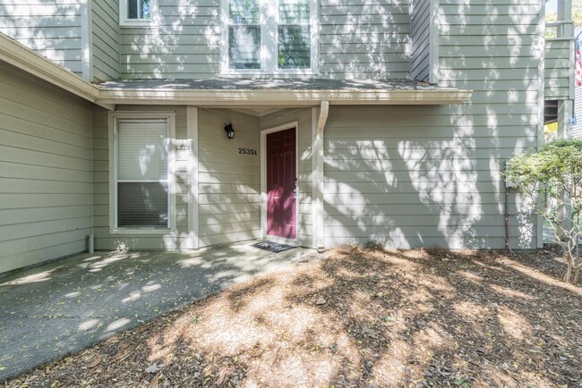 property at 2539 Stockbridge Dr