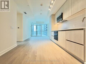 110 Broadway Ave in Toronto, ON - Building Photo - Building Photo