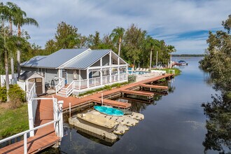 Dolly Bay Condominiums in Palm Harbor, FL - Building Photo - Building Photo