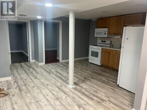 80 Atkins Cir in Brampton, ON - Building Photo - Building Photo