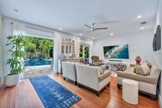 186 Edgewater Dr in Coral Gables, FL - Building Photo - Building Photo