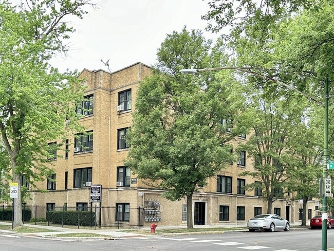 property at 3904 W Argyle St