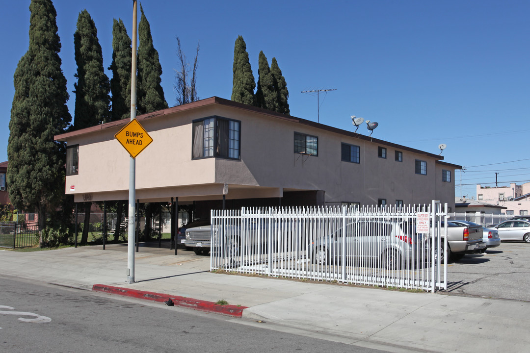 2803 E 58th St in Huntington Park, CA - Building Photo