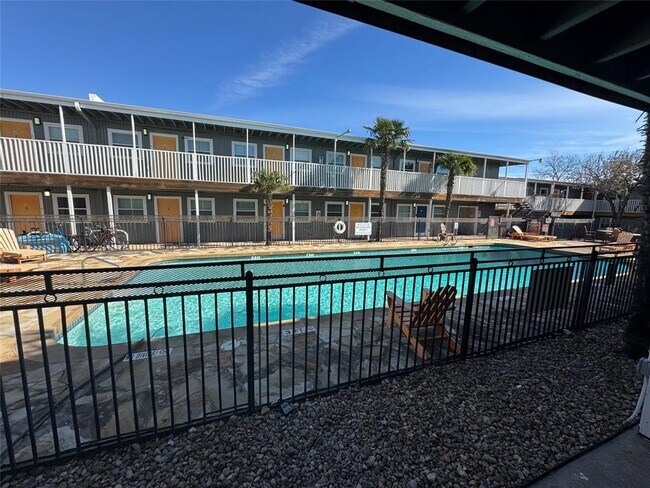 property at 2401 Manor Rd