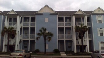 111 Fountain Pointe Ln in Myrtle Beach, SC - Building Photo