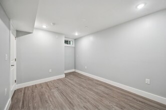 707 W Cumberland St, Unit A in Philadelphia, PA - Foto de edificio - Building Photo