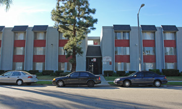 St. Andrew's Arms Apartments in Los Angeles, CA - Foto de edificio - Building Photo