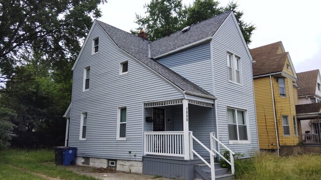 7806 Redell Ave in Cleveland, OH - Building Photo - Building Photo