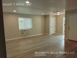 485 S 9th St, Unit 487 in Lebanon, OR - Building Photo - Building Photo