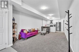60 Lomond Ln in Kitchener, ON - Building Photo - Building Photo