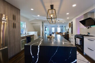 1751 W Julian St in Chicago, IL - Building Photo - Building Photo