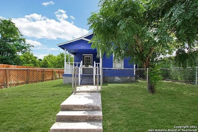 property at 1404 Lamar St