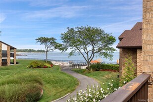 55 Waters Edge in Rye, NY - Building Photo