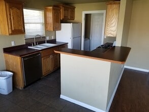 2306 N Benjamin St in Stillwater, OK - Foto de edificio - Building Photo