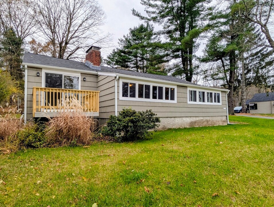 2529 Main St in Coventry, CT - Building Photo