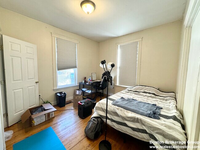 37 Hillside St, Unit 1 in Boston, MA - Building Photo - Building Photo
