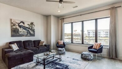 15260 TX-105 in Montgomery, TX - Foto de edificio - Building Photo