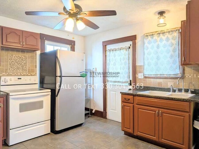 property at 750 Amherst Rd NE