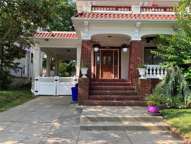 27 W Olive St in Long Beach, NY - Building Photo - Building Photo