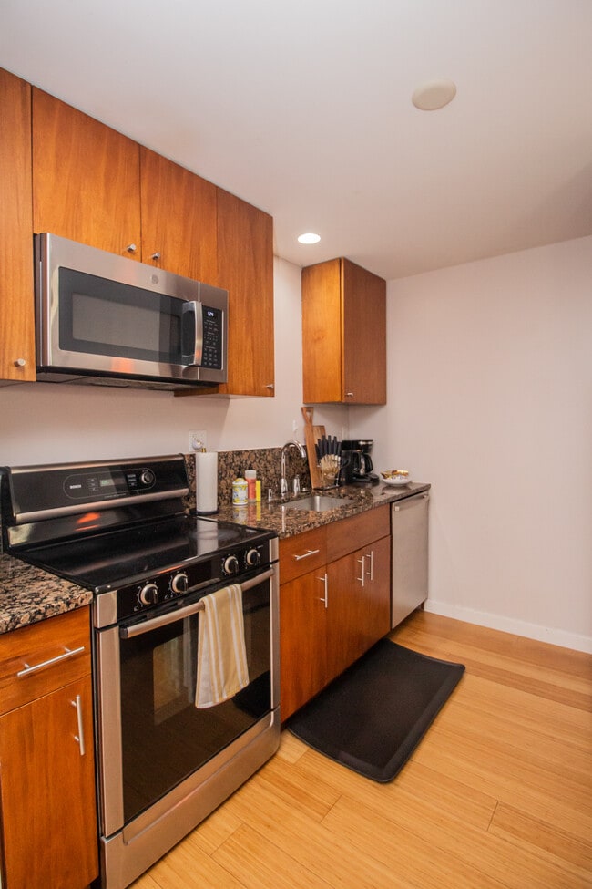 16 Miner St, Unit 401