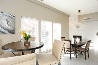 Shadow Ridge Apartments in Scottsdale, AZ - Building Photo - Interior Photo