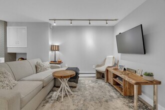 14 Auburn St, Unit A in Boston, MA - Foto de edificio - Building Photo